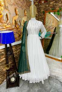 VESTIDO DE FIESTA LOOK CON PANTALÓN Y TRABAJO BORDADO - Product Image 3