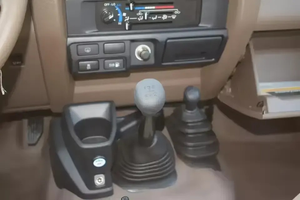 Para 78 Hardtop V6 40L Gasolina Transmisión Manual Volante a la Izquierda Asientos de Cuero Cámara Trasera Listo para Conducir - Product Image 4