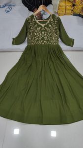 El último diseñador de moda Festival Wear Faux Georgette con bordado Zari Lentejuelas Trabajo Diseñador Vestido Proveedor de India - Product Image 6