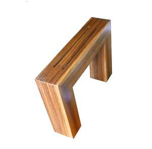 Portacuchillos de madera hecho a mano en acabado de color marrón perfecto para el almacenamiento de cuchillos de chef en bodas y restaurantes de uso diario - Product Image 2