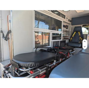 Transit 2016 d'occasion en excellent état, moteur essence 3.7L V6, type ICU, ambulance clinique entièrement équipée - Product Image 3