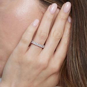 Hermoso anillo de banda de eternidad de diamante radiante Anillo de Bodas de aspecto brillante clásico Blanco 14K-18K Oro verificado Lab-Grown - DS0649 - Product Image 1