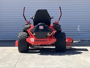 Tondeuse autoportée à braquage zéro haute performance Gravely ZT HD 48 pour l'aménagement paysager et les grandes propriétés - Product Image 3