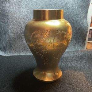 Classic Brass Adult Urn <b>For</b> Human <b>Ashes</b> Strong Durable And Designed <b>For</b> Memorial <b>Keepsake</b> Funeral And Remembrance Needs - Product Image 6