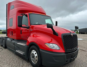 Camion semi-cabine d'occasion 2020 2023 2021 INTERNATIONAL LT625 Camion cabine conventionnelle - Product Image 1