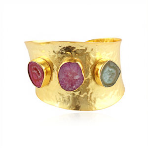 Bracelet large en pierre de géode naturelle, bijoux bohèmes, bracelet ouvert en laiton massif plaqué or 18 carats, vente en gros - Product Image 1