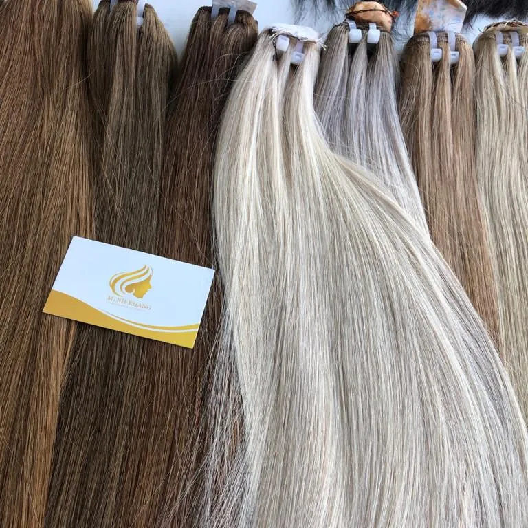 Cheveux vierges non traités de trame de cheveux de qualité supérieure 1-3 ans de durée cheveux russes avec la liste de prix de gros