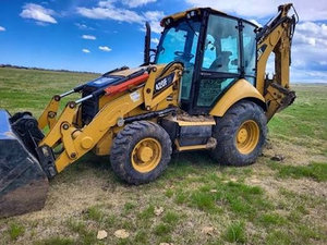 Chargeuse-pelleteuse Caterpillar 420F d'occasion haute puissance 4x4, équipement de construction pour travaux agricoles et de chantier - Product Image 3