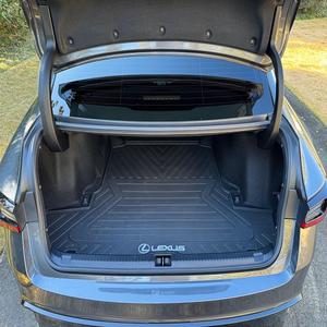 ¡Oferta Imperdible! Lexus IS 500 Premium 2023 Súper Limpio, Inspeccionado, Motor V8 de 472 hp, Color Gris Cloudburst, Sedán de Lujo - Product Image 6