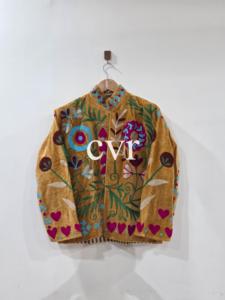 Abrigo de Invierno de Terciopelo Suzani Hecho a Mano, Estilo Boho para Fiestas, Bordado, Estilo Uzbeko, Ecológico, Abrigo de Lujo para Mujer - Product Image 1
