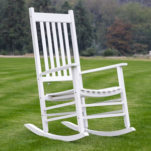 Fauteuil à bascule d'extérieur en bois rouge, dossier à tiges traditionnel, accoudoirs fixes, design durable pour usage en jardin - Product Image 2