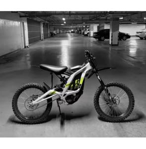 Motocicleta Eléctrica Todoterreno Sur Ron X LIGHT BEE X de 6000W 60V, la Más Vendida - Product Image 2