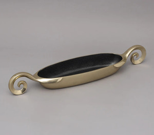 Bandeja de servicio rectangular de metal dorado de lujo con asa reutilizable Vintage/rústico/diseño moderno para platos de boda o restaurante - Product Image 3