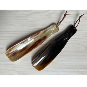 Chausse-pied en corne de buffle indienne écologique fait à la main, forme irrégulière, luxe poli, véritable artisanat - Product Image 2