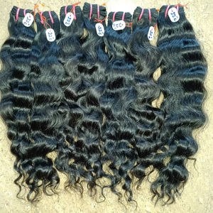 Extensions de cheveux humains bouclés ondulés indiens Remy bruts de 30 pouces de longueur fournis à Chennai - Product Image 1