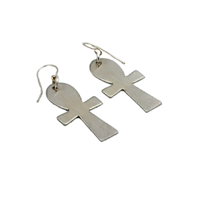 Depuis 1988, Statement Hoops, les tendances de bijoux populaires aux États-Unis, propose des boucles d'oreilles élégantes, notamment des boucles d'oreilles à clous multicolores à motifs floraux. - Product Image 2
