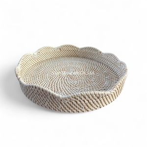 Plateau en rotin naturel de style bohème, design flexible, vente en gros, fabriqué à la main au Vietnam, pour le service et la décoration - Product Image 1