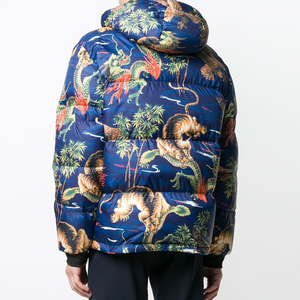 Veste matelassée personnalisée pour homme, imprimée par sublimation, pour la saison hivernale, avec col montant et logo frontal, légère - Product Image 2