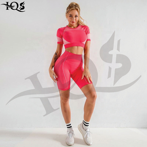 Conjunto Deportivo de 2 Piezas Rosa para Mujer HQS, Shorts de Cintura Alta con Sujetador Deportivo, Top Corto de Manga Corta, Ropa Deportiva con Bloques de Color - Product Image 6