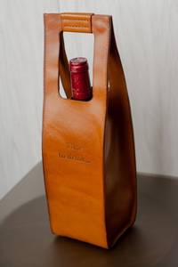 Stylish Luxury Leather <b>Wine</b> Carrier With Strap Durable Waterproof Protective Dustproof Gift Packaging Sleeve <b>Wine</b> WBL-0016 - Product Image 6