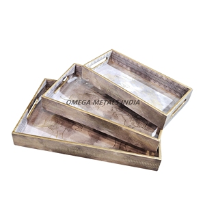 Bandeja única de madera de acacia con diseño de Casa escarchada y bordes profundos para un comedor elegante y un uso funcional de la Mesa - Product Image 6