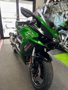 PRÊT À EXPÉDIER – NOUVEAU KAWASAKI NINJA H2 SX SE+ 2025 – MEILLEURE VENTE – DISPONIBLE EN STOCK - Product Image 1