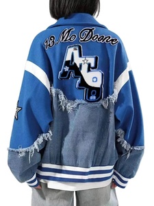 เสื้อแจ็คเก็ตเดนิมวาร์ซิตี้สีน้ำเงินสำหรับผู้ชาย เสื้อแจ็คเก็ตเดนิมแบบคอมโบพร้อมตัวอักษรแบบกำหนดเอง เสื้อแจ็คเก็ตเดนิมวาร์ซิตี้แบบไฮบริดสไตล์สตรีทแวร์ - Product Image 5