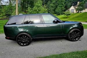 RANGE ROVER P400 SE 2024 MÁS VENDIDO, 395 HP, 6 CILINDROS, VERDE BELGRAVIA, PAQUETE DE MEJORA INTERIOR PREMIUM - Product Image 3