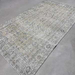 Alfombra turca de 5.6x9.5 pies, alfombra grande vintage, alfombra gris azul con motivos de plantas y árboles - Product Image 2