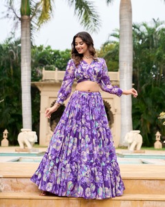 El lujoso Georgette Lehenga Choli más vendido para noches de recepción y fiestas de aniversario disponibles al mejor precio - Product Image 3
