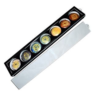 Venta al por mayor grabado selenita disco Chakra conjunto piedra semipreciosa artesanías para la meditación - Product Image 5