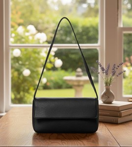 กระเป๋าหนังแท้สีดำสไตล์วินเทจ ปิดด้วยซิป สำหรับผู้หญิง ดีไซน์มินิมอล แบบสะพายไหล่ คลาสสิก เหมาะสำหรับงานกลางคืน  ทรงสะพายข้าง  ทันสมัย - Product Image 4