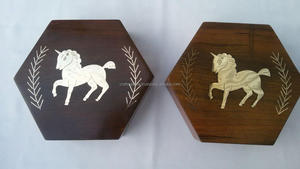 Caja de Recuerdos de Lujo con Diseño de Animales, Escultura de Resina Ecológica Hecha a Mano - Product Image 3