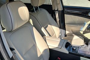 Usado, 2016, para Equus Ultimate, Modelo con Volante a la Izquierda, Turbo, Cuero, R18, Aleación de Aluminio Oscuro, 100% en Perfecto Funcionamiento - Product Image 2