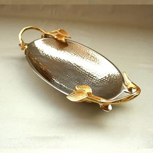 Nouveau plateau de service décoratif en aluminium pour ustensiles de cuisine à la maison plateau à salade et petit-déjeuner avec poignée fini or fait à la main - Product Image 5