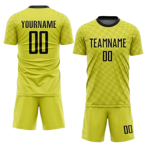 Uniforme de fútbol personalizado premium con diseño de sublimación, costuras resistentes y material elástico cómodo, ideal para jóvenes y adultos. - Product Image 2