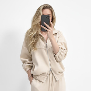 Ensemble de sweat-shirts pour femmes, personnalisé avec un logo, décontracté, d'hiver, en tricot, avec des lettres, écologique, respirant - Product Image 2