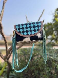 Nouveau sac à franges en cuir artisanal de créateur, style bohème gypsy, en cuir de vachette, couleur turquoise, fait main, style western, motif à carreaux - Product Image 3
