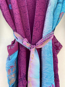 Kimono en soie vintage fait main Robe en soie crêpe cadeaux pour femmes - Product Image 3