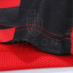 Uniforme de football respirant de dernière conception du fabricant d'usine personnalisé pour les adultes pour les sports d'été - Product Image 3