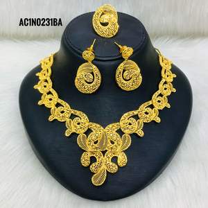 Ensemble de colliers bijoux plaqué or tendance - Product Image 1