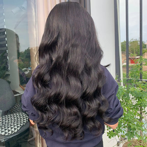 Perruques de cheveux humains vierges Remy vietnamiens matière première de texture naturelle de vague droite soyeuse sans enchevêtrement et perte de trame unique - Product Image 1