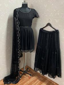 GEORGETTE DE IMITACIÓN ÉTNICA INDIA CON TRABAJO DE BORDADO CON TRABAJO A MANO DE MIRAL REAL (COSTADO COMPLETO) TELA DE PRIMERA CALIDAD - Product Image 2