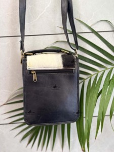 Nuevo diseño Sling Bag Bolso de cuero genuino Gypsy Boho Hair On Hide Fur Vintage Bolso de estilo occidental hecho a mano Bolsos de usos múltiples - Product Image 4