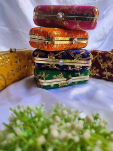 Bolsos de Mano Bordados Surtidos, Bolso de Noche Festivo para Bodas Indias con Marco Metálico y Cadena de Hombro, Bolso de Mano Tipo Clutch - Product Image 6