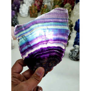 Plaque de fluorite brute - Un spectre vibrant de la nature - Décoration en pierres précieuses - Poids : 352 g - Product Image 3