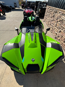รถสามล้อ Slingshot SL สีเขียวดำ มอเตอร์แบบไร้แปรงถ่าน 600-1000 ซีซี ความเร็วสูงสุดเกิน 80 กม./ชม. มอเตอร์ไซค์ทัวริ่ง ผลิตในสหรัฐอเมริกา - Product Image 6