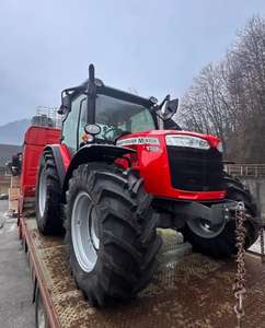 Tracteur compact polyvalent Massey Ferguson 1825E 4WD avec transmission par engrenages - Product Image 1