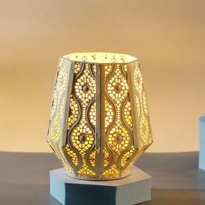 Lanterne de table décorative vintage en métal bronze de style marocain fait à la main pour Pâques, Noël et événements à la maison - Product Image 3