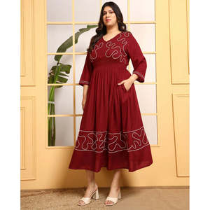 Deebaco Robe trapèze bordeaux grande taille pour femme avec broderie blanche, col en V, manches 3/4, longueur cheville, robe d'été décontractée - Product Image 6